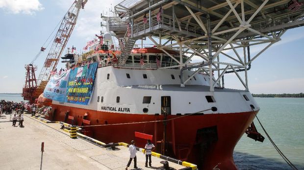 Kapal berisi bantuan Malaysia untuk Rohingya 