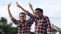pasangan cagub-cawagub DKI Jakarta, Basuki Tjahaja Purnama-Djarot Saiful Hidayat terlihat sangat semringah saat menyapa para pendukungnya selama #KonserGue2 di eks Driving Range Senayan, Jakarta Pusat, Sabtu (4/2/2017).