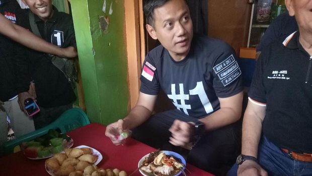  Calon Gubernur DKI Jakarta nomor urut 1 Agus Harimurti Yudhoyono blusukan ke Kebon Melati, Tanah Abang, Jakarta Pusat, Sabtu (4/2/2017)