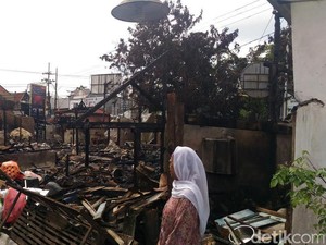 Tunggu Tim Labfor, Pedagang Pasar yang Terbakar Dilarang Masuk