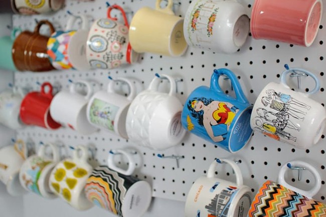 Mengoleksi Mug Kopi? Simpan dengan 4 Cara Ini Agar Lebih Ringkas