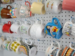 Mengoleksi Mug Kopi? Simpan dengan 4 Cara Ini Agar Lebih Ringkas