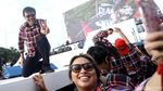 Senyum Semringah Ahok dan Djarot di #KonserGue2