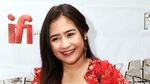 Prilly Latuconsina Happy Banget Sih!