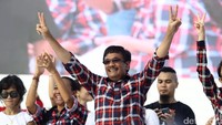 Hal yang sama juga dilakukan Djarot.