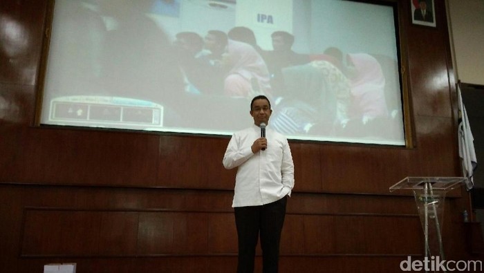 Semangati Peserta Tryout SBMPTN, Anies: Tuliskan Cita-cita Anda
