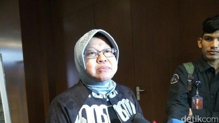Cerita Risma Ajak Ibu-ibu Rumah Tangga di Surabaya Berwirausaha