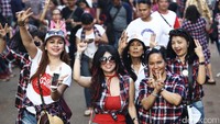 Gaya dari para pendukung Ahok-Djarot.