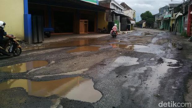 Warga Protes, Jalur Lingkar Selatan Pasuruan Rusak Parah