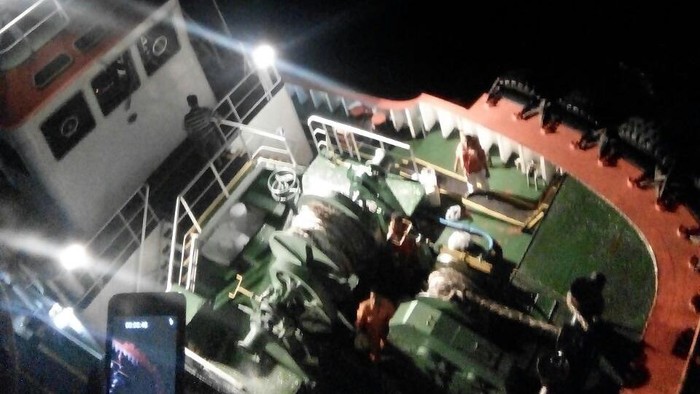 Begini Suasana KM Mutiara yang Terombang-ambing di Perairan Madura