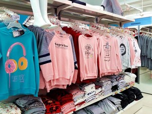 Promo Tekstil Mulai Pakaian sampai Sepatu di Transmart dan Carrefour