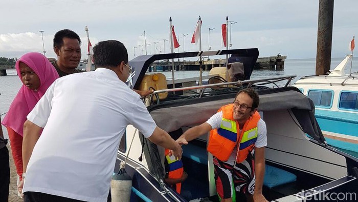 Tinjau Pelabuhan di Morotai, Menhub Tegur Turis Asing