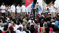 Prabowo menghadiri kampanye akbar Anies-Sandi.