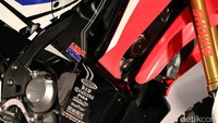 CRF250RALLY dengan mesin 250cc liquid-cooled single-cylinder DOHC difokuskan pada pada torsi bawah dan tenaga di rpm tinggi sekaligus mengirimkan tenaga secara linier. Bahkan model ini mampu menghasilkan tenaga maksimum 18.2kW / 8.500 rpm dan torsi maksimum 22.6Nm / 6,750 rpm.