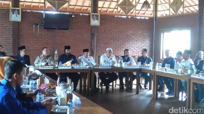 Jelang Pilkada, Surya Paloh Konsolidasi dengan Kader di Tasik