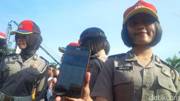 Kapolri Luncurkan Aplikasi Pelayanan Online Kepolisian di Medan