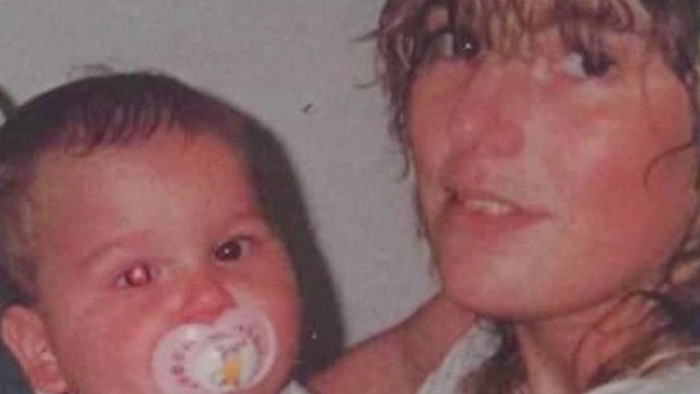 Remaja ini Mengetahui Kematian Ibunya via Facebook