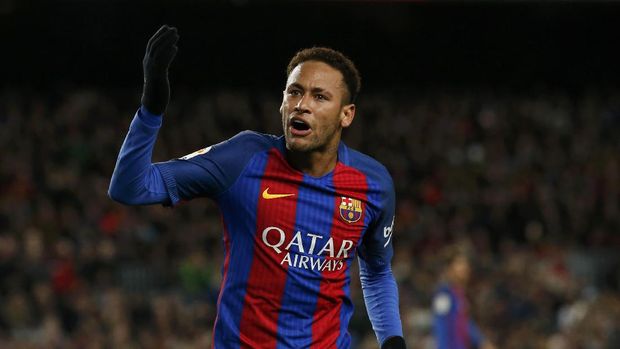 Neymar pindah ke Paris Saint-Germain setelah memperpanjang kontrak dengan Barcelona.