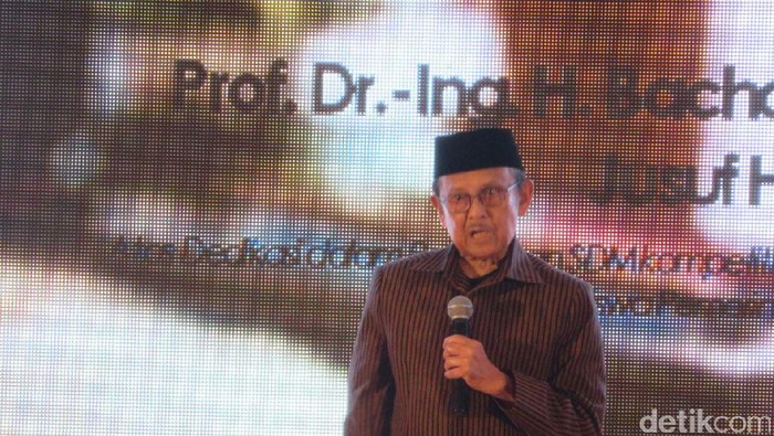 Saat Habibie Bernostalgia di Hadapan Alumni LPDP