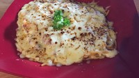 Ada juga Spaghetti Cheese Fondue yang memadukan spaghetti bolognese dengan lelehan keju mozzarella.