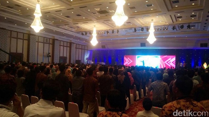 Habibie dan Sri Mulyani Hadiri Pertemuan Ribuan Alumni LPDP