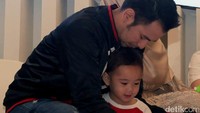 Raffi dan Rafathar saat ditemui di JCC, Jakarta Pusat beberapa waktu lalu. Pool/Ismail/detikFoto.