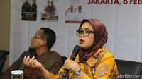 Komisioner KPU DKI Jakarta Dahlia Umar memberikan pemaparan dalam diskusi bertema Membedah Metode  Quick Count Pilkada DKI 2017.