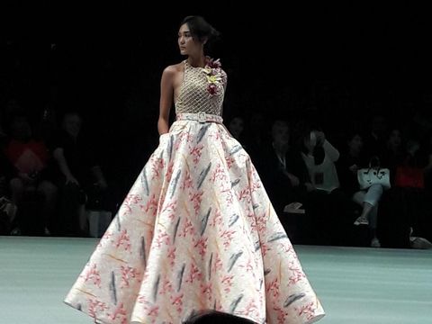 Bordir Kerancang Kudus, Dari Penghias Taplak Meja Jadi Gaun Malam Indah