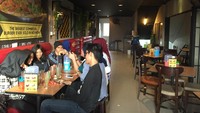 Dino Steak & Pasta berlokasi di Jalan Margonda Raya, Depok. Restoran ini terkenal dengan burger jumbo sebagai menu andalan.
