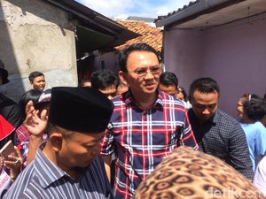 Ahok akan Tempatkan Orang untuk OTT Pembuang Sampah di Kali