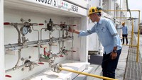 PLTG CNG Jakabaring merupakan kerjasama PLN dan Perusahaan Daerah Pertambangan dan Energi (PDPE) dengan memanfaatkan gas yang ada di Sumatera Selatan. Agus Trimukti/Humas PLN.