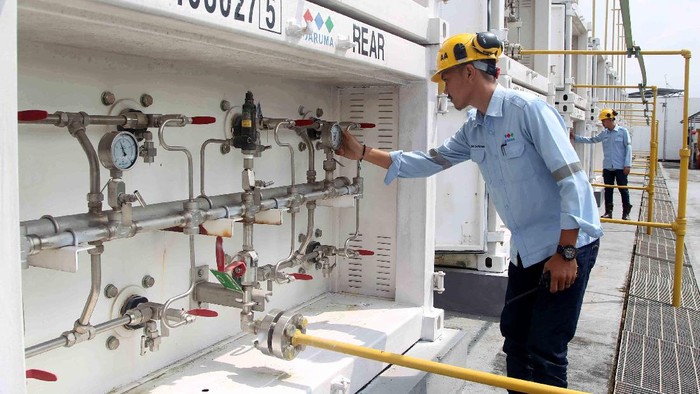 Pusat Listrik Tenaga Gas (PLTG) Compressed Natural Gas (CNG) Jakabaring berkapsitas 3 x 17 MW. PLTG ini berlokasi di Jalan Pangeran Ratu Jakabaring Kelurahan 11 Ulu, Palembang. Agus Trimukti/Humas PLN.