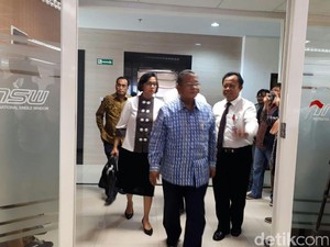Tiga Menteri Jokowi Blusukan Cek Dashboard Dwell Time