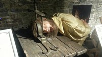 Saat zaman medieval dulu, Eropa memang memiliki sistem penyiksaan yang begitu mengerikan dan membuat bulu bergidik. Segala cara digunakan untuk menghukum orang yang berseberangan dengan pemerintah kala itu (Torture Museum Oude Steen/Facebook)
