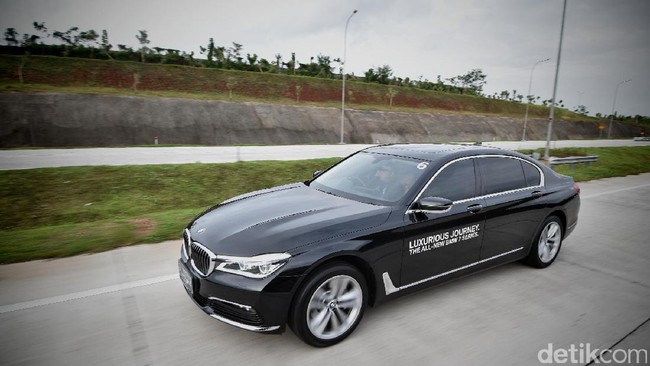 April 2017, Ada IIMS Banyak Mobil Baru Bertaburan di Tanah Air