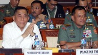 Ryamizard Ryacudu dan Gatot Nurmantyo menghadiri rapat kerja di Komisi I DPR, Senin (6/2/2017).