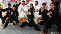 Pria kelahiran 1972 tersebut sebelumnya merupakan atlet pencak silat nasional. Namanya moncer kala berjaya di event Pekan Olahraga Nasional (PON). Dia juga pernah mengikuti kejuaraan tingkat mancanegara. Foto: Lamhot Aritonang