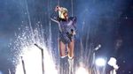 Penampilan Super Keren dari Lady Gaga di Super Bowl ke-51