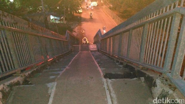 Ini Penampakan JPO di Cengkareng Lokasi Terjungkalnya Pemotor 