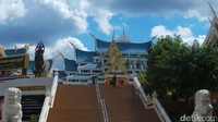 Di Udon Thani, vihara Wat Pa Phu Kon berada di atas sebuah puncak perbukitan di Na Yung, 120 km dari pusat kota. Di dalamnya ada patung Buddha Tidur (Masaul/detikTravel)