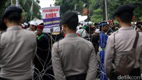 Aksi ini berjalan tertib.
