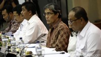 Menjelang hari pemilihan kepala daerah, KPU menggelar rapat koordinasi kesiapan pemungutan dan penghitungan suara pemilihan kepala daerah dan wakil kepala daerah di kantor KPU, Jakarta (7/2/2017).