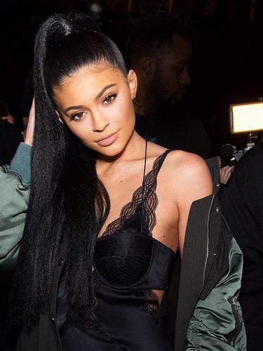 8 Cara Seksi untuk Memancing Hasrat Bercinta Pasangan