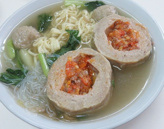 Ada Ayam Kriwil Hingga Bakso Isi di Kawasan Rawamangun