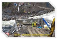 Tembus Gunung dan Sungai, Ini Penampakan Jalan Trans Papua