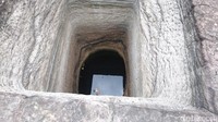 Sisa peradaban kuno lainnya berupa sumur yang digali di atas batu. Karena memang lokasi ini bertanah liat dan dipenuhi batu cadas (Masaul/detikTravel)