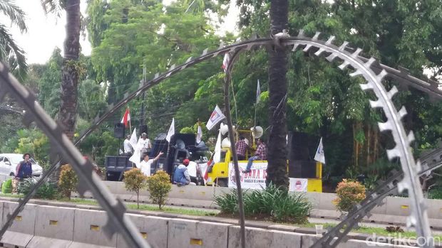 Jelang Sidang Ahok, Massa Mulai Berdatangan ke Kementan