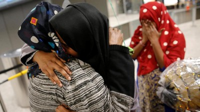 Kebijakan Imigrasi Trump Ditunda, Turis Kembali ke AS