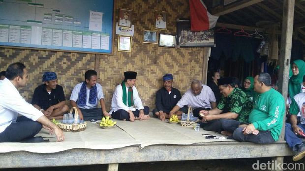 Cawagub Embay Dapat Dukungan dari Tokoh Adat Baduy di Lebak