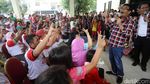 Djarot Bernyanyi dan Beli Kelapa di Radio Dalam